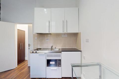 Studio to rent, Talbot Square, London