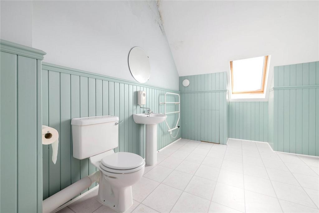 2nd Floor Bathroom
