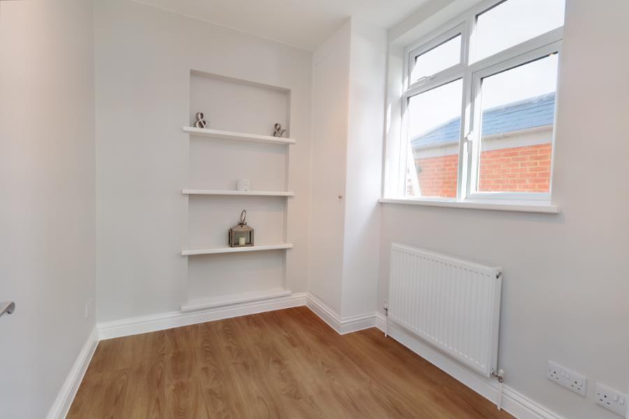 House in Surbiton - View 5