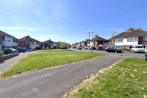 38 Cliffe Way, Warwick, CV34 5JF