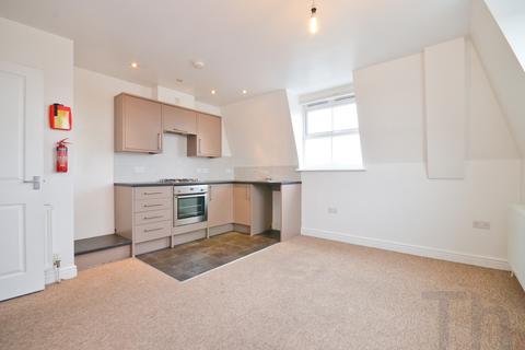 2 bedroom flat to rent, Market Place, Newport PO30