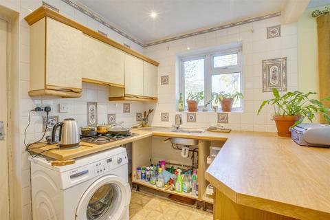 17 Hill Meadow, Coleshill, Amersham, HP7 0LF