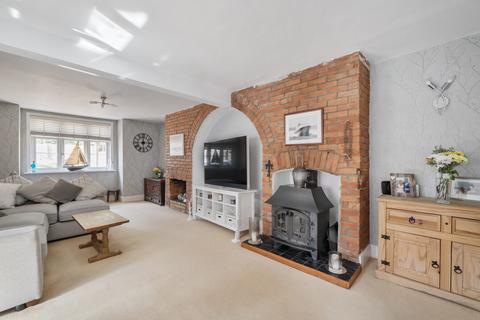 6, Park Close Clay Hill, Lyndhurst, SO43 7DE