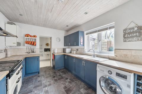 6, Park Close Clay Hill, Lyndhurst, SO43 7DE