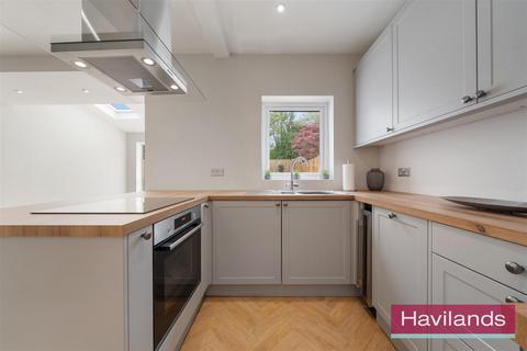 3 bedroom semi-detached house for sale, Cecil Road, Enfield