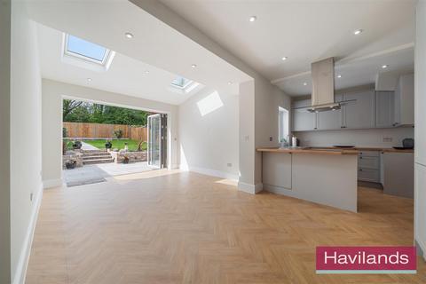 3 bedroom semi-detached house for sale, Cecil Road, Enfield