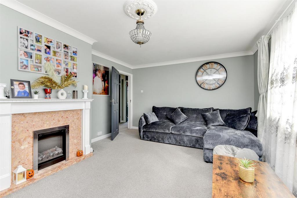 38 Meadway-9.jpg