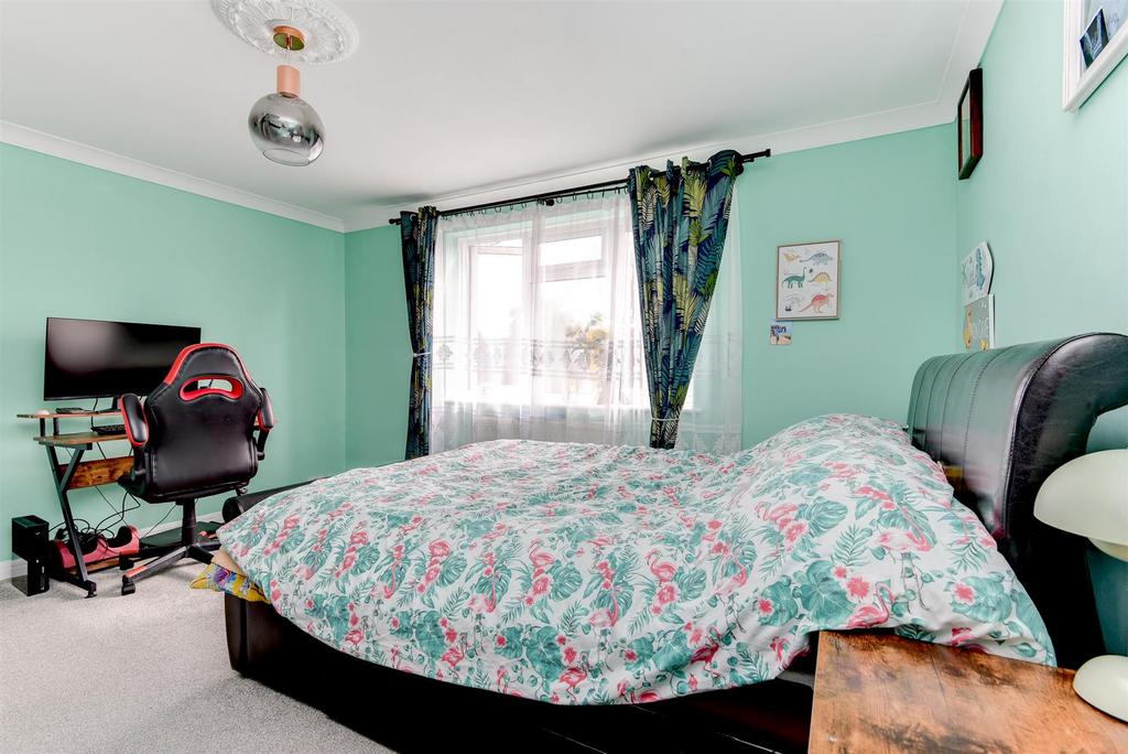 38 Meadway-10.jpg