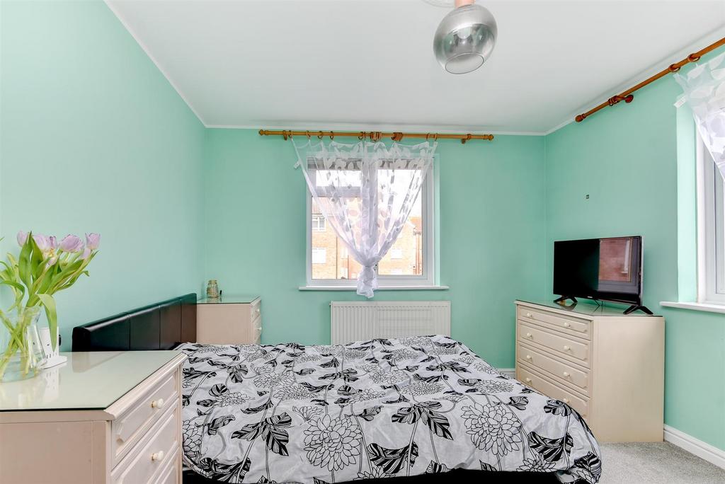 38 Meadway-12.jpg