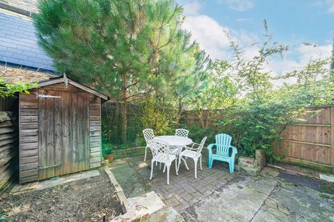 94 Gilbey Road, London, SW17 0QG