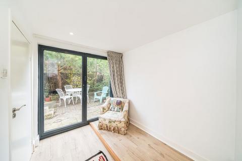 94 Gilbey Road, London, SW17 0QG
