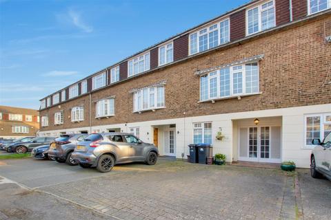 3 bedroom townhouse for sale, Calshot Way, Enfield
