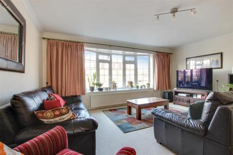 3 bedroom townhouse for sale, Calshot Way, Enfield