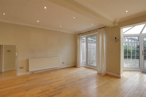 4 Calshot Way, Enfield, EN2 7BQ
