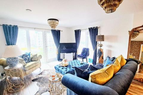 2 bedroom apartment for sale, Roosevelt Apartments,  Lexington Gardens, Birmingham