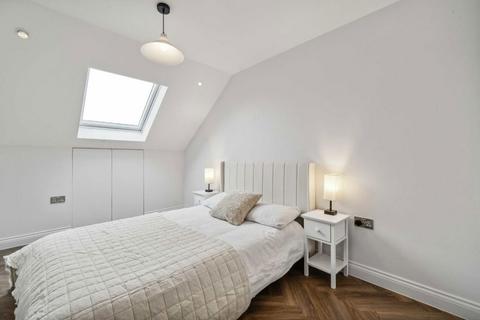2 bedroom flat for sale, Pavilion Terrace, London W12