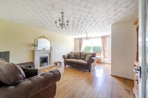 16 Bamburgh Road, Leeds, LS15 8UH