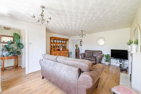 16 Bamburgh Road, Leeds, LS15 8UH