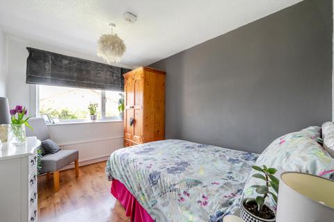 16 Bamburgh Road, Leeds, LS15 8UH