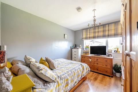 16 Bamburgh Road, Leeds, LS15 8UH
