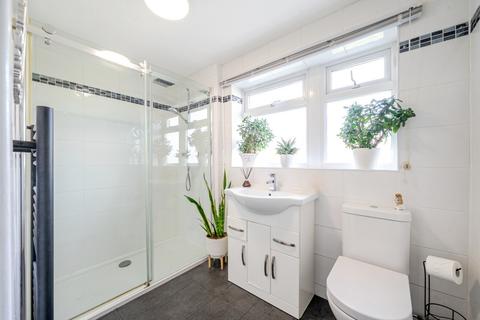 16 Bamburgh Road, Leeds, LS15 8UH