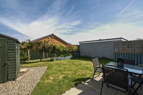 16 Bamburgh Road, Leeds, LS15 8UH