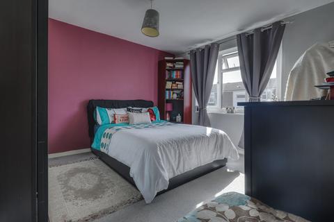 34 The Maples, Harlow, CM19 4QZ
