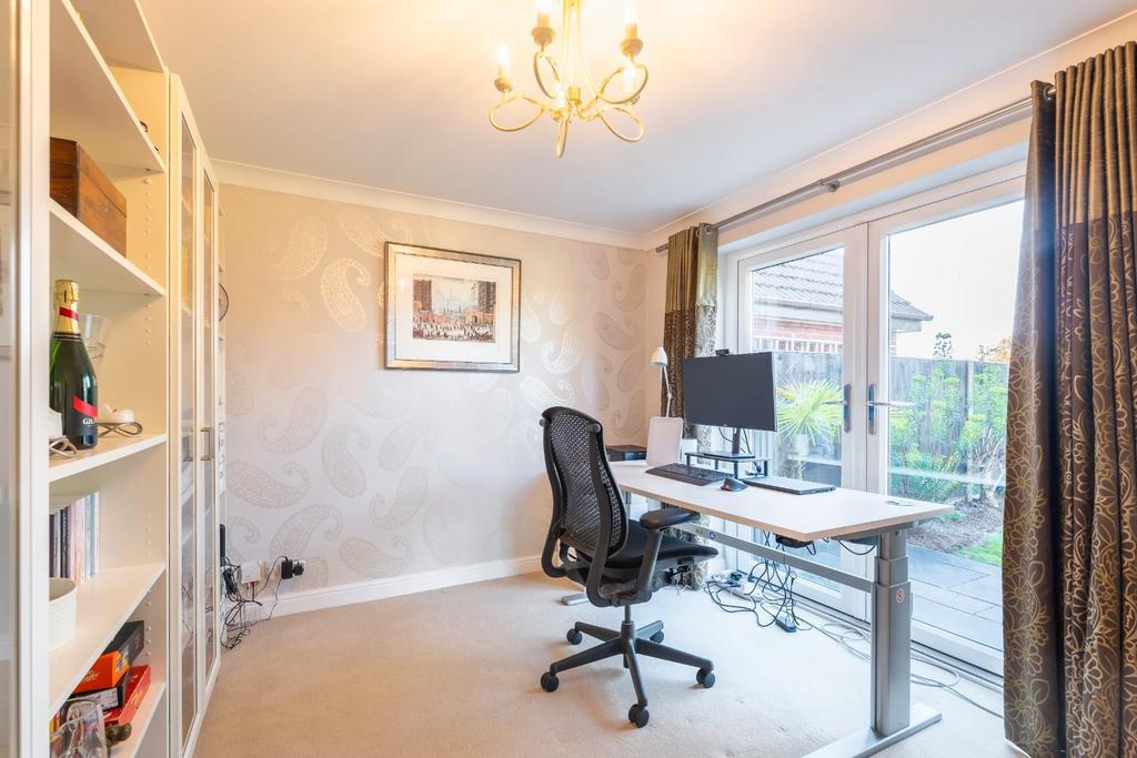 Dining room-1.jpg