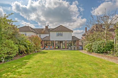 27 Pine Drive, Ingatestone, CM4 9EF