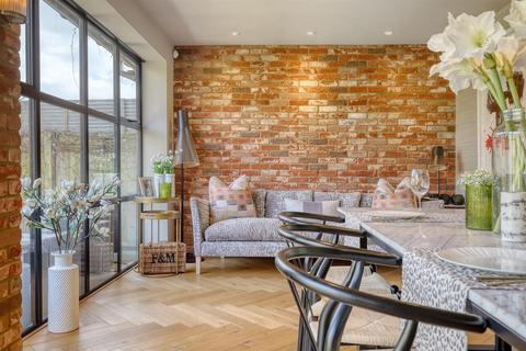 27 Pine Drive, Ingatestone, CM4 9EF