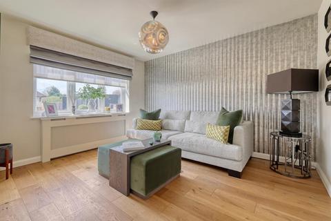 27 Pine Drive, Ingatestone, CM4 9EF