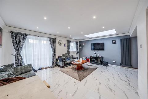 92 Attlee Drive, Dartford, DA1 5DW