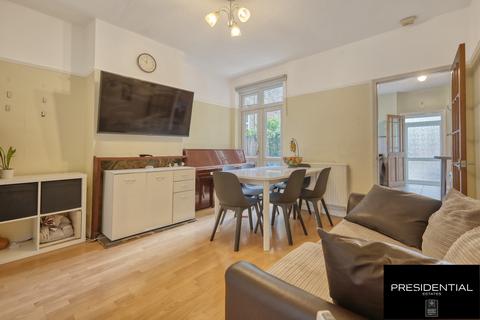 32 Cornwallis Road, London, E17 6NN