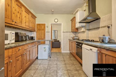 32 Cornwallis Road, London, E17 6NN