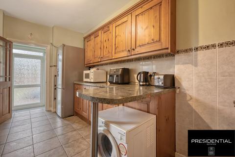 32 Cornwallis Road, London, E17 6NN