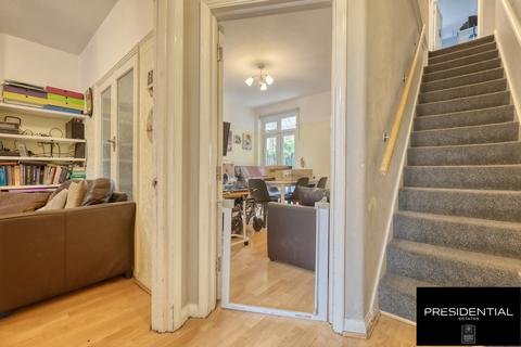 32 Cornwallis Road, London, E17 6NN
