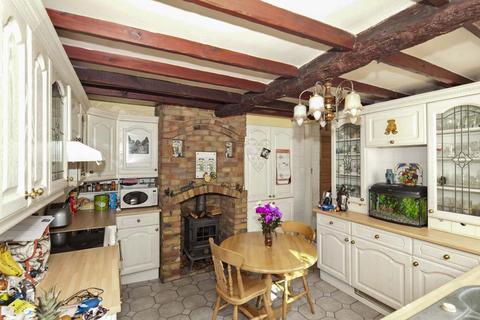 3 bedroom property for sale, Flintwell Cottage, Lower Basildon, RG8
