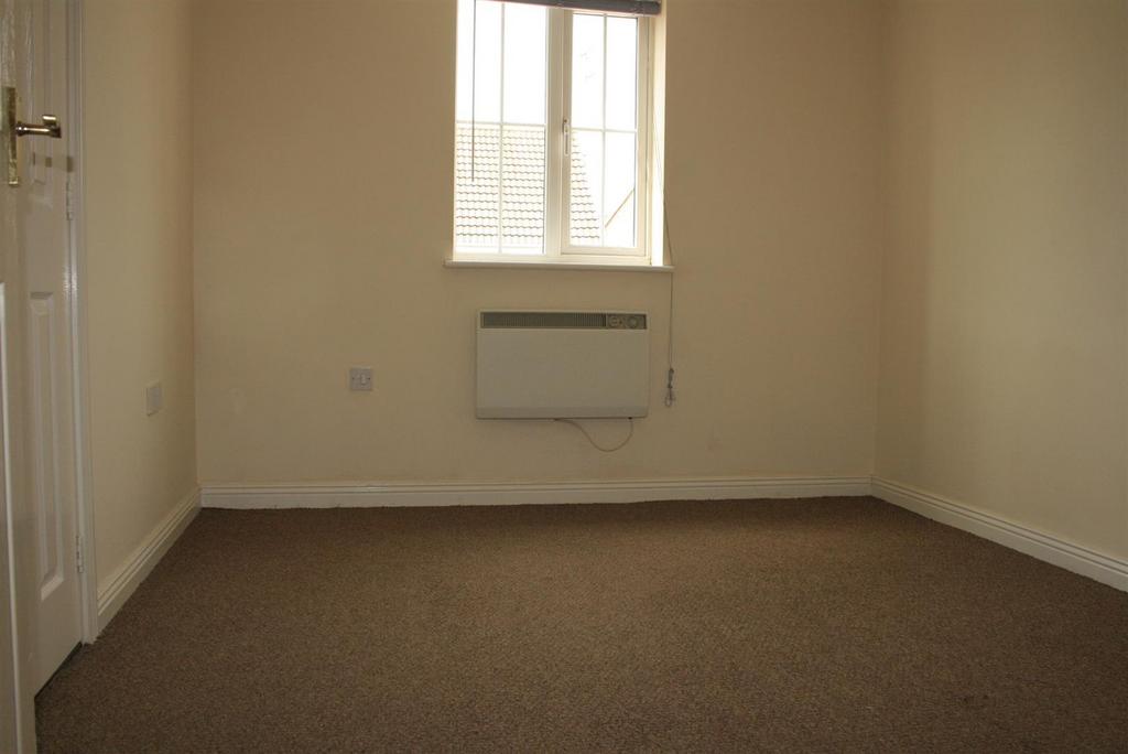 Bedroom 1.jpg