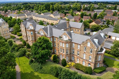 2 bed flat/apartment for rent in Florence Court, Knaphill, Woking, Surrey, GU21