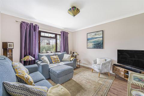 6 Johns Road, Meopham, Gravesend, DA13 0LP