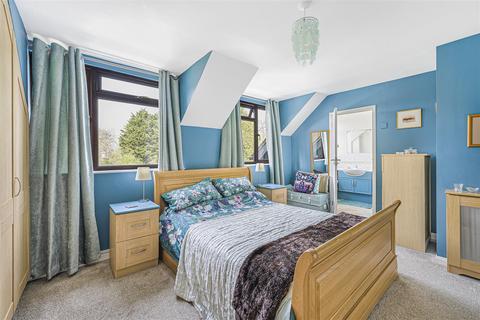 6 Johns Road, Meopham, Gravesend, DA13 0LP