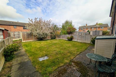 2 bedroom apartment for sale, Hawthorne Crescent, Farndon