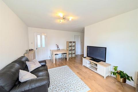 2 bedroom apartment for sale, Hawthorne Crescent, Farndon