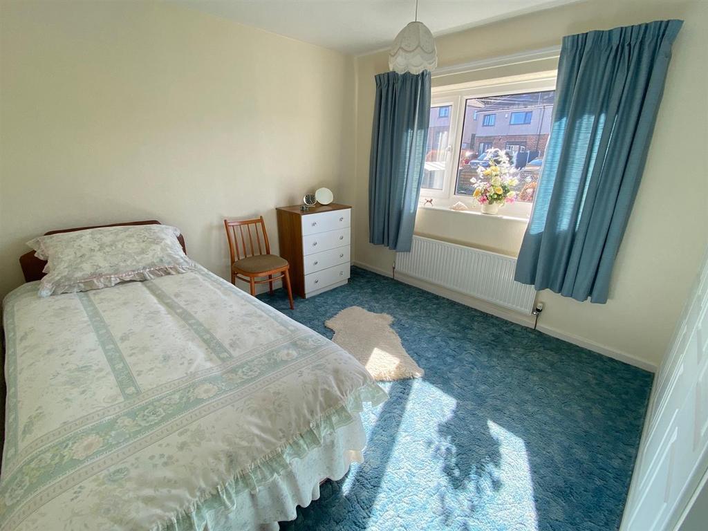 Bed 2.jpg