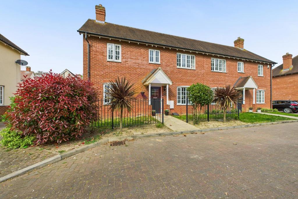 Lambeth Road, Colchester CO2 3 bed semi-detached house for sale - £395,000