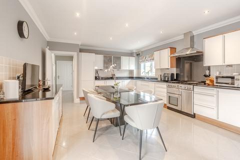 4 Brancey Close, Thrapston, Kettering, NN14 4FQ