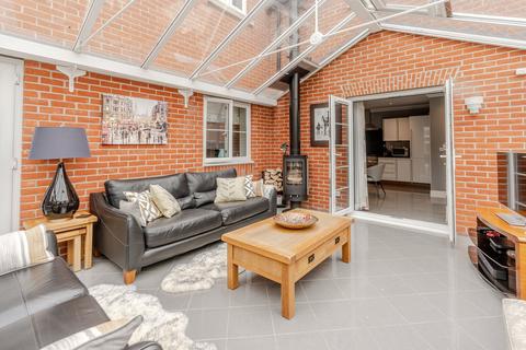 4 Brancey Close, Thrapston, Kettering, NN14 4FQ