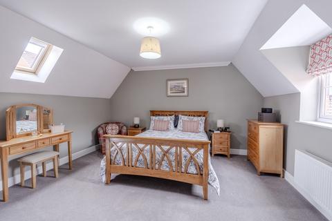 4 Brancey Close, Thrapston, Kettering, NN14 4FQ