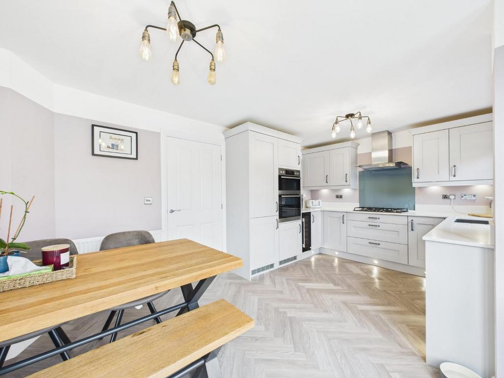 Kitchen/Dining Area