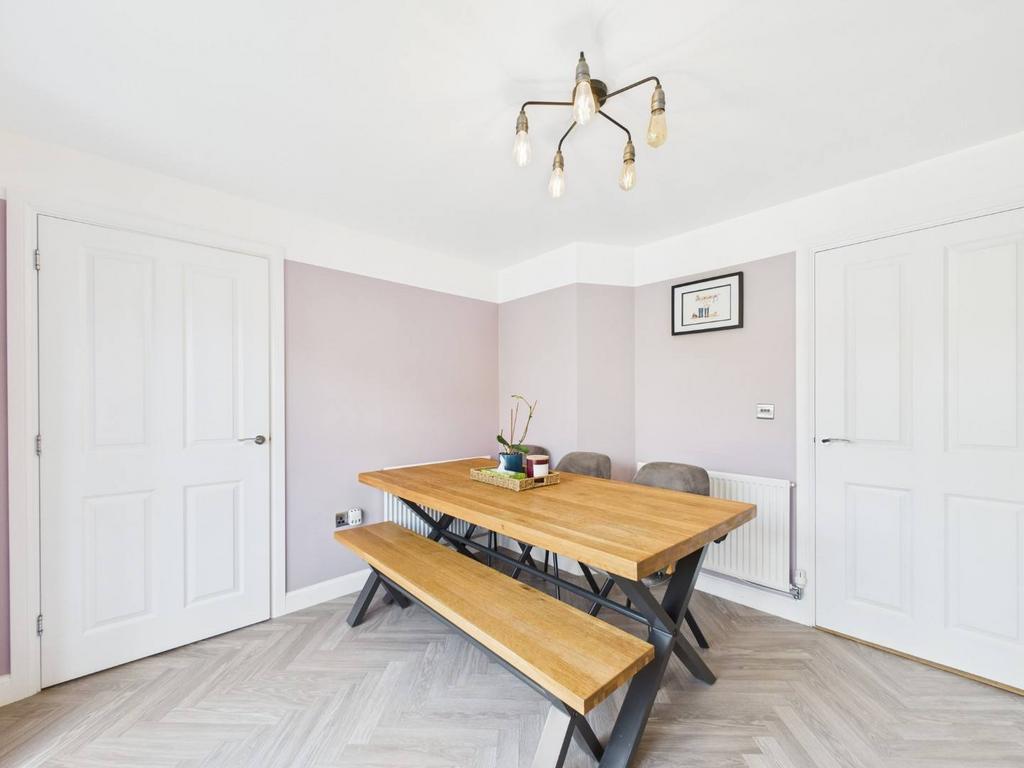 Kitchen/Dining Area